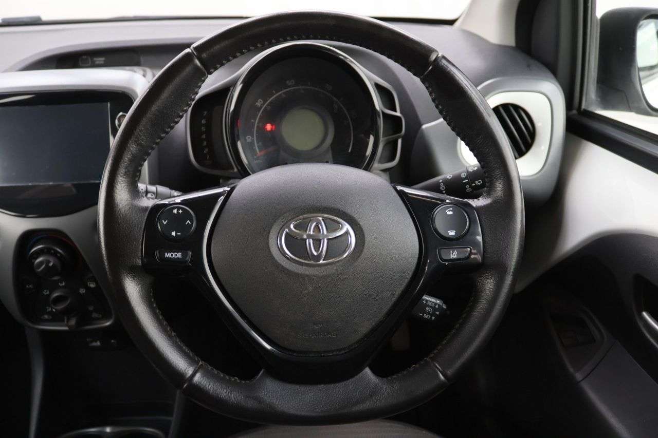 2021 TOYOTA AYGO 2021 TOYOTA AYGO