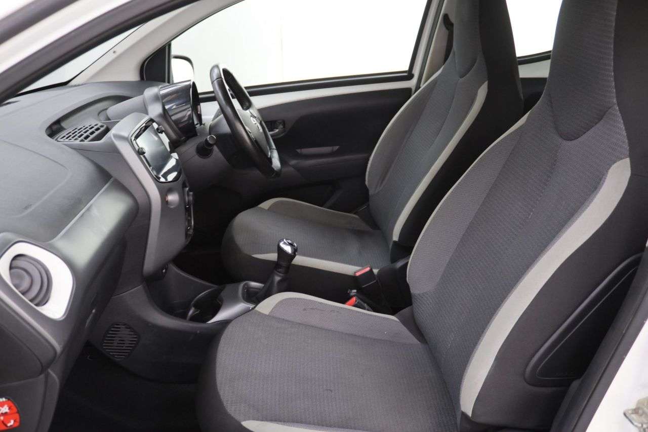 2021 TOYOTA AYGO 2021 TOYOTA AYGO