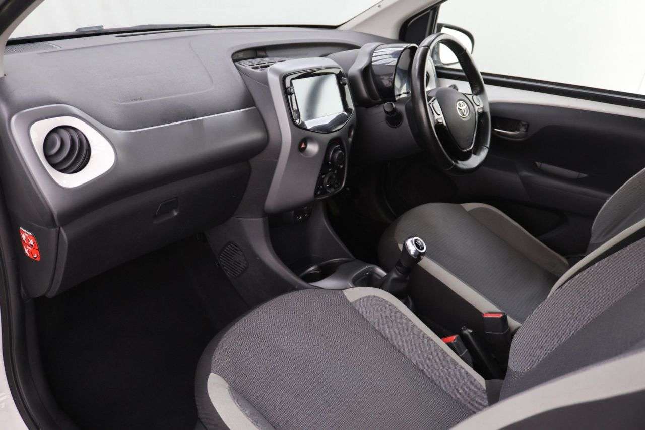 2021 TOYOTA AYGO 2021 TOYOTA AYGO