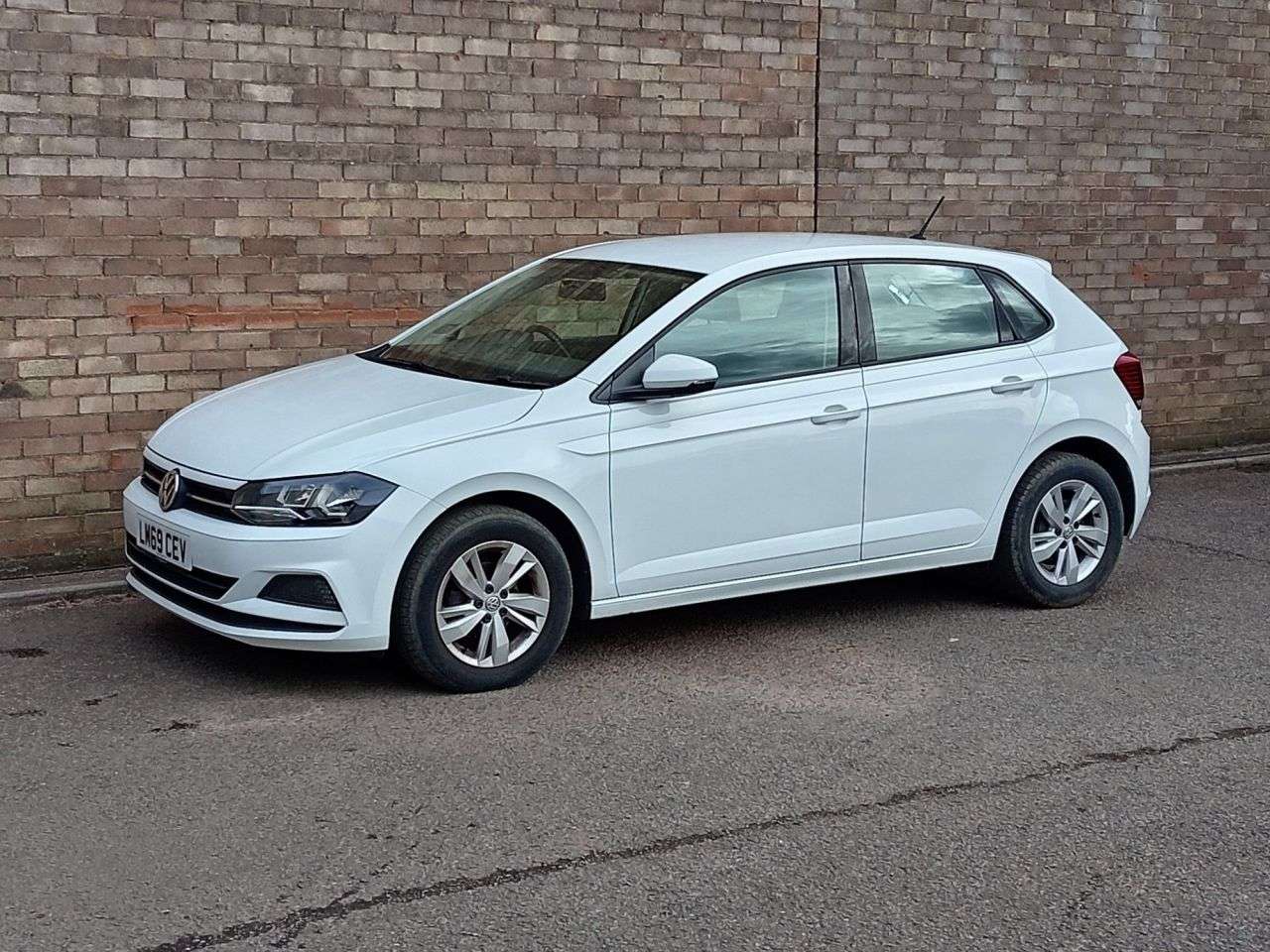 A 2019 VOLKSWAGEN POLO 1.0 TSI GPF SE Hatchback 5dr Petrol Manual Euro 6 (s/s) (95 ps) A 2019 VOLKSWAGEN POLO 1.0 TSI GPF SE Hatchback 5dr Petrol Manual Euro 6 (s/s) (95 ps)