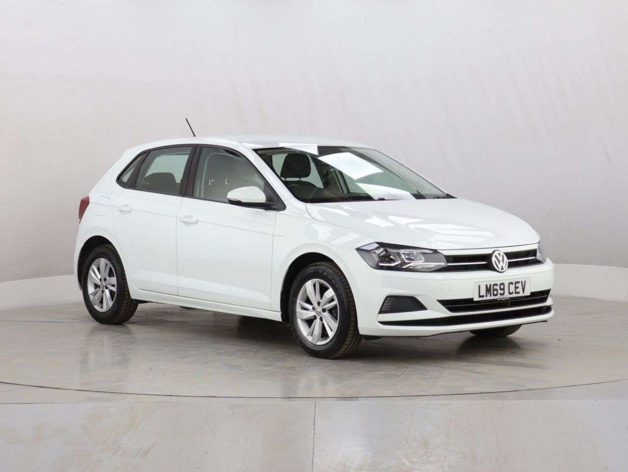 A 2019 VOLKSWAGEN POLO 1.0 TSI GPF SE Hatchback 5dr Petrol Manual Euro 6 (s/s) (95 ps) A 2019 VOLKSWAGEN POLO 1.0 TSI GPF SE Hatchback 5dr Petrol Manual Euro 6 (s/s) (95 ps)