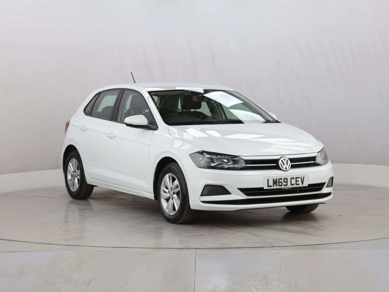 A 2019 VOLKSWAGEN POLO 1.0 TSI GPF SE Hatchback 5dr Petrol Manual Euro 6 (s/s) (95 ps) A 2019 VOLKSWAGEN POLO 1.0 TSI GPF SE Hatchback 5dr Petrol Manual Euro 6 (s/s) (95 ps)