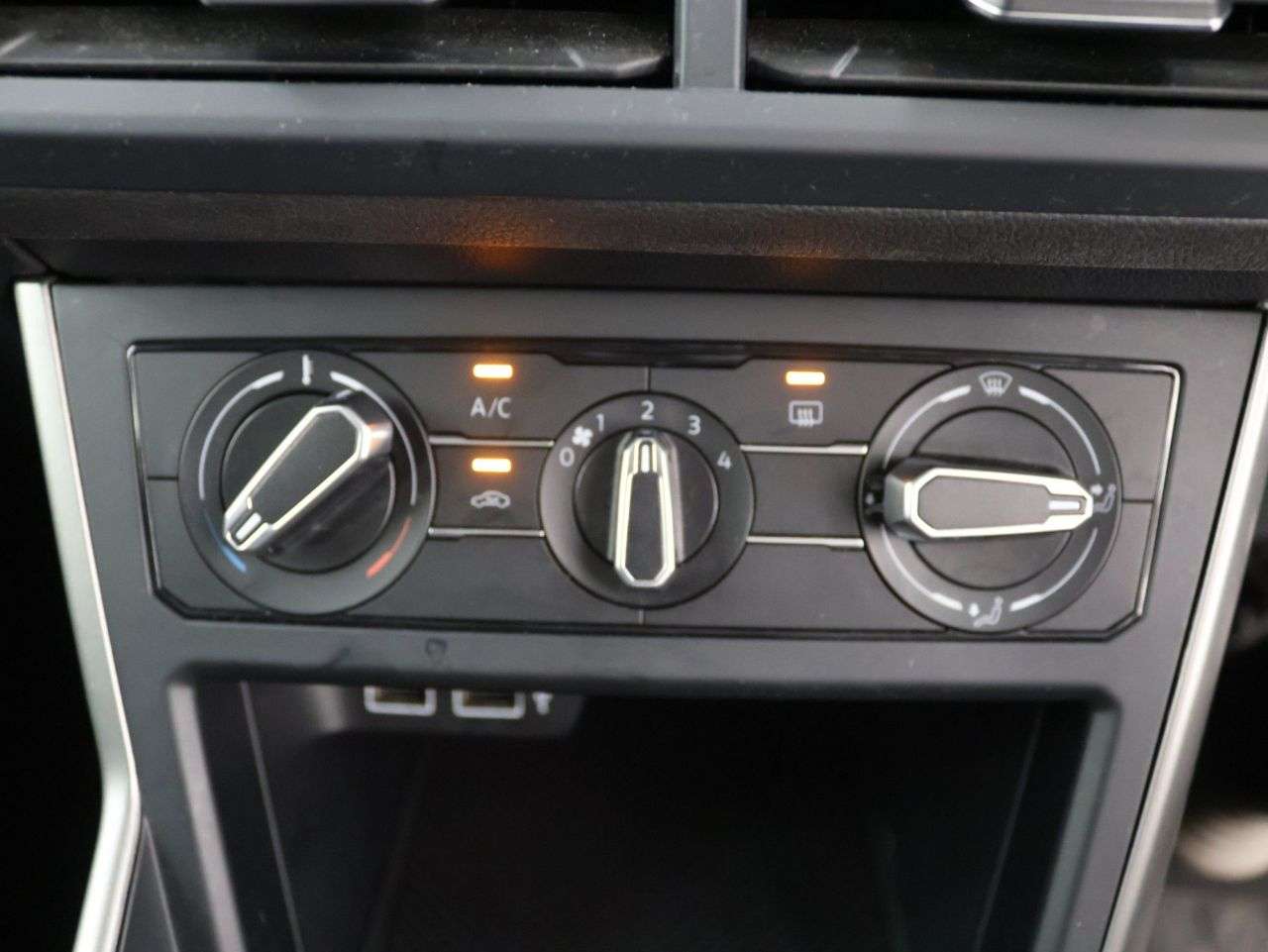 2019 VOLKSWAGEN POLO 2019 VOLKSWAGEN POLO