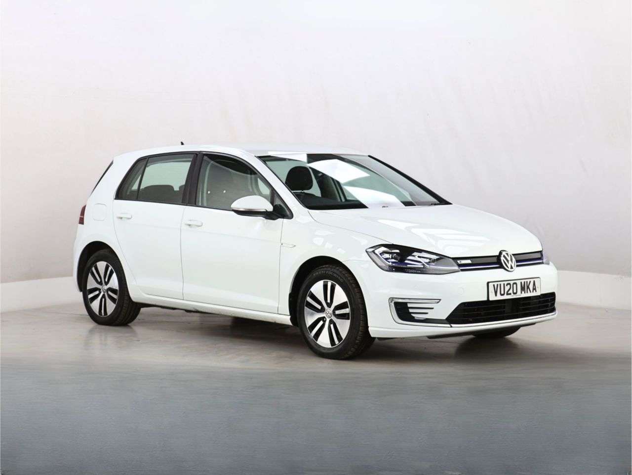 A 2020 VOLKSWAGEN E-GOLF 35.8kWh e-Golf Hatchback 5dr Electric Auto (136 ps) A 2020 VOLKSWAGEN E-GOLF 35.8kWh e-Golf Hatchback 5dr Electric Auto (136 ps)
