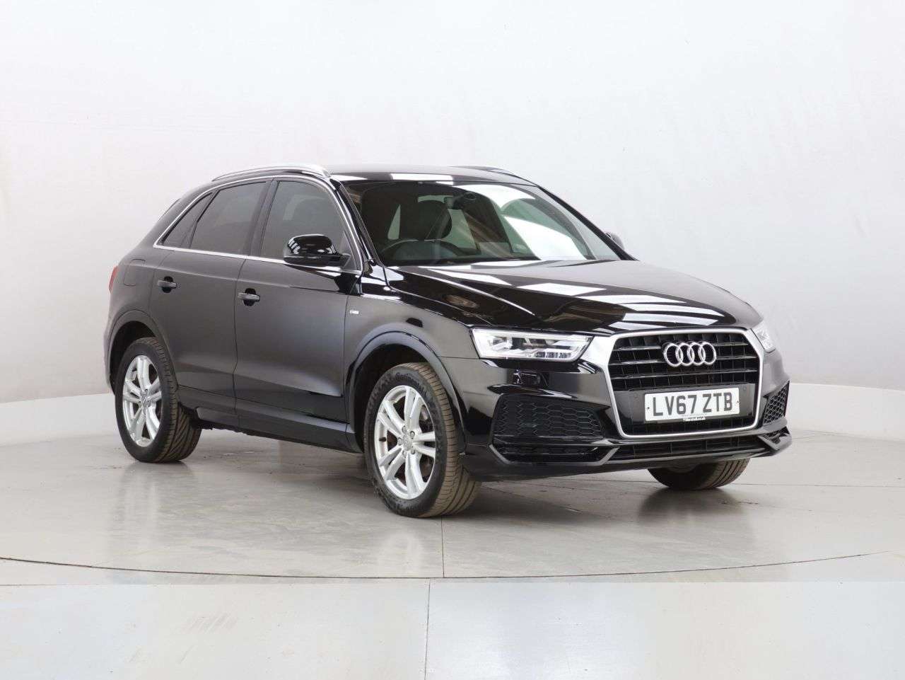 A 2017 AUDI Q3 1.4 TFSI CoD S line Edition SUV 5dr Petrol S Tronic Euro 6 (s/s) (150 ps) A 2017 AUDI Q3 1.4 TFSI CoD S line Edition SUV 5dr Petrol S Tronic Euro 6 (s/s) (150 ps)