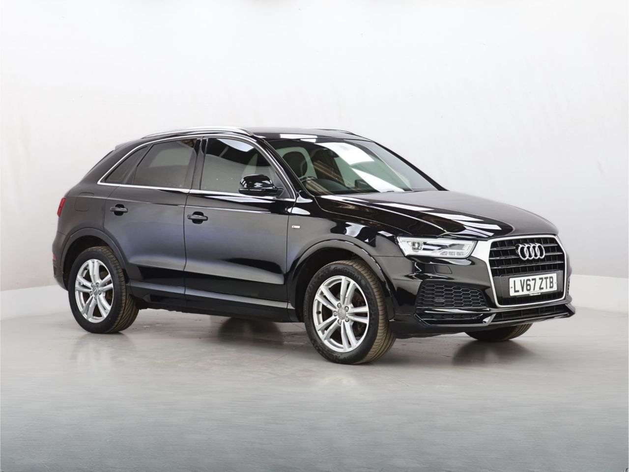 A 2017 AUDI Q3 1.4 TFSI CoD S line Edition SUV 5dr Petrol S Tronic Euro 6 (s/s) (150 ps) A 2017 AUDI Q3 1.4 TFSI CoD S line Edition SUV 5dr Petrol S Tronic Euro 6 (s/s) (150 ps)