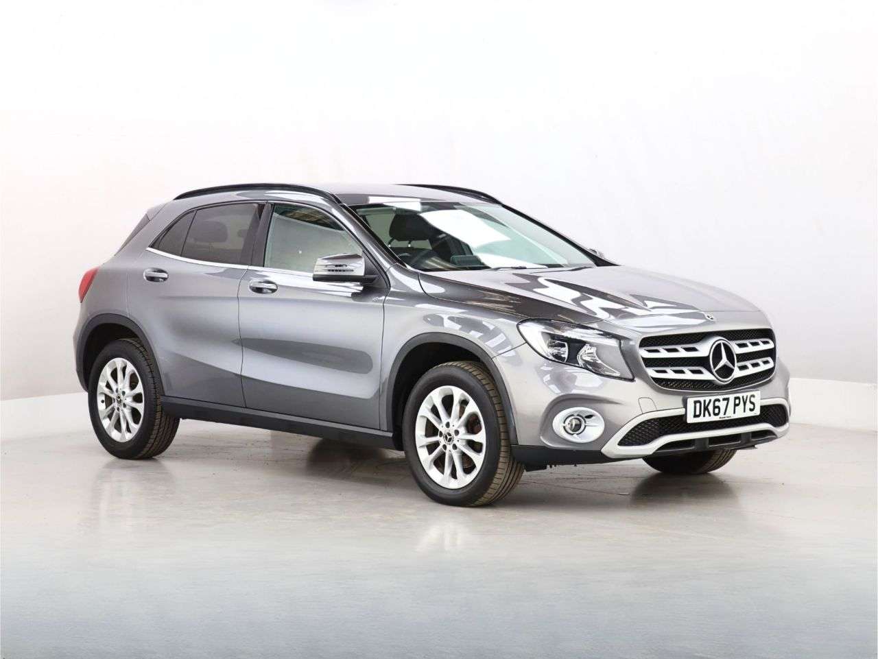 A 2017 MERCEDES-BENZ GLA CLASS 2.1 GLA200d SE SUV 5dr Diesel Manual Euro 6 (s/s) (136 ps) A 2017 MERCEDES-BENZ GLA CLASS 2.1 GLA200d SE SUV 5dr Diesel Manual Euro 6 (s/s) (136 ps)