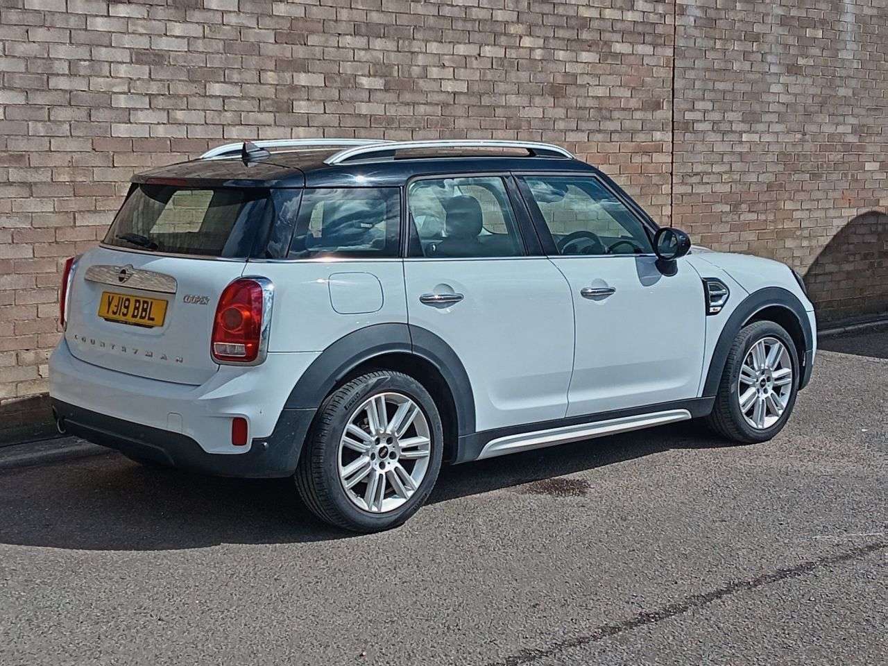 A 2019 MINI COUNTRYMAN 1.5 Cooper Exclusive SUV 5dr Petrol Manual Euro 6 (s/s) (136 ps) A 2019 MINI COUNTRYMAN 1.5 Cooper Exclusive SUV 5dr Petrol Manual Euro 6 (s/s) (136 ps)