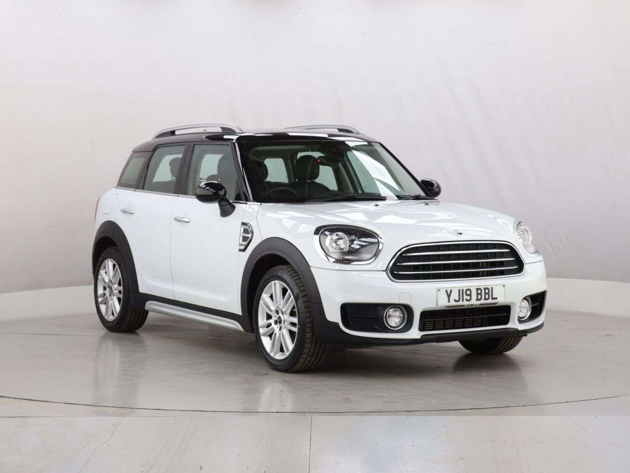 A 2019 MINI COUNTRYMAN 1.5 Cooper Exclusive SUV 5dr Petrol Manual Euro 6 (s/s) (136 ps) A 2019 MINI COUNTRYMAN 1.5 Cooper Exclusive SUV 5dr Petrol Manual Euro 6 (s/s) (136 ps)