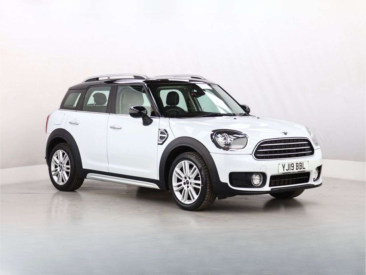 A 2019 MINI COUNTRYMAN 1.5 Cooper Exclusive SUV 5dr Petrol Manual Euro 6 (s/s) (136 ps) A 2019 MINI COUNTRYMAN 1.5 Cooper Exclusive SUV 5dr Petrol Manual Euro 6 (s/s) (136 ps)