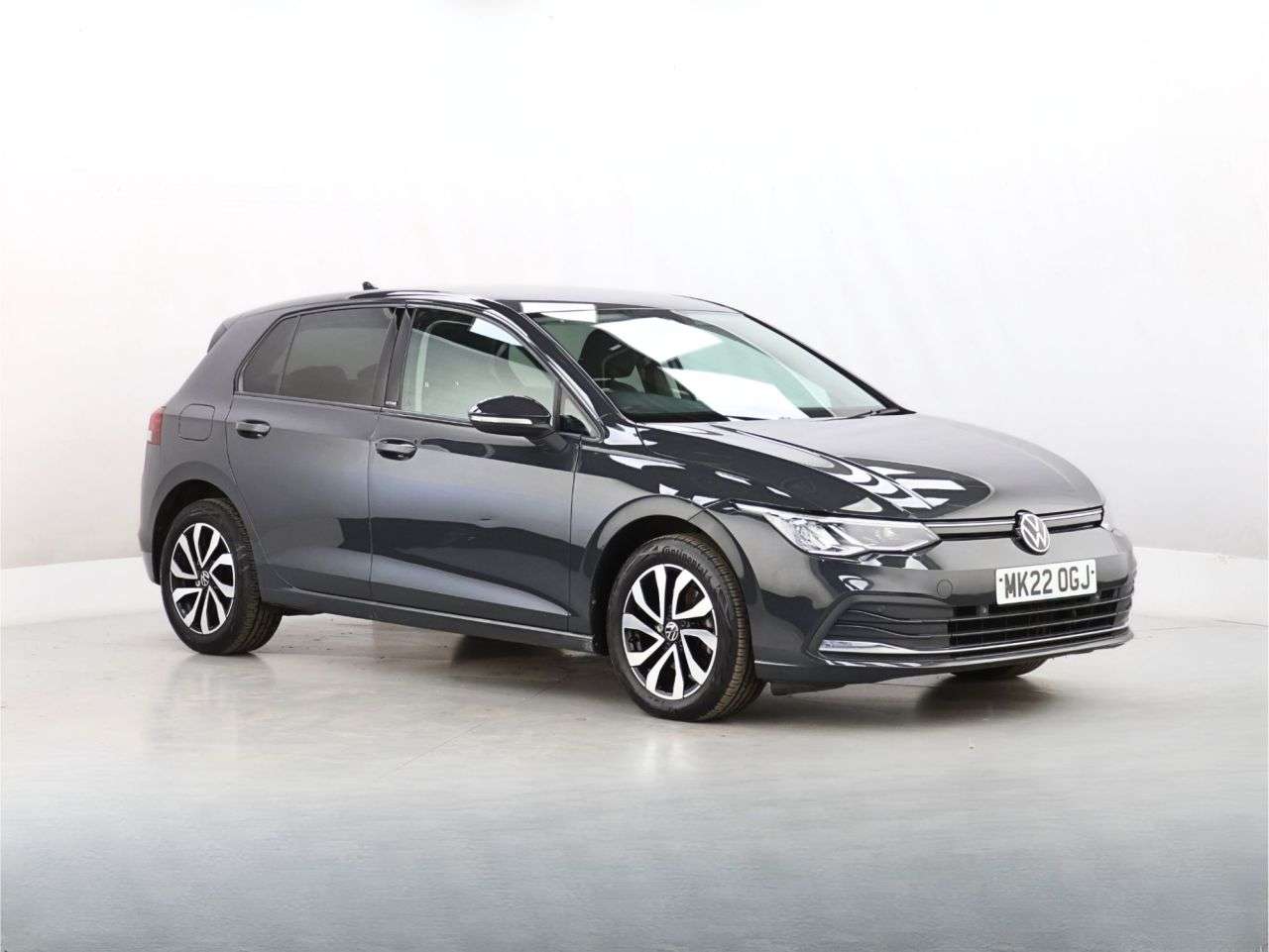 A 2022 VOLKSWAGEN GOLF 1.5 TSI Active Hatchback 5dr Petrol Manual Euro 6 (s/s) (130 ps) A 2022 VOLKSWAGEN GOLF 1.5 TSI Active Hatchback 5dr Petrol Manual Euro 6 (s/s) (130 ps)