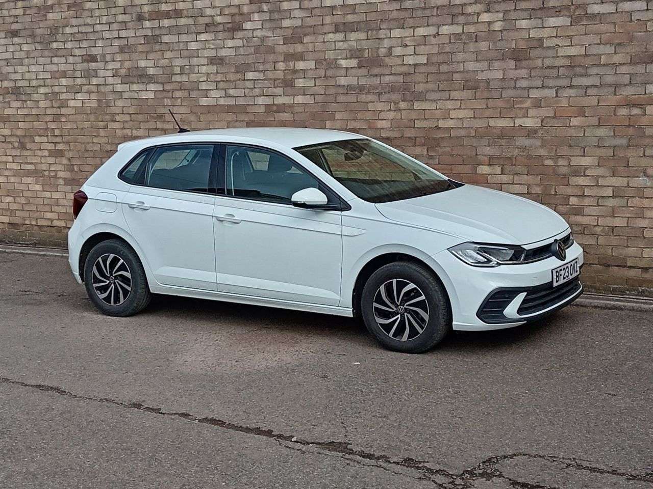 A 2023 VOLKSWAGEN POLO 1.0 EVO Life Hatchback 5dr Petrol Manual Euro 6 (s/s) (80 ps) A 2023 VOLKSWAGEN POLO 1.0 EVO Life Hatchback 5dr Petrol Manual Euro 6 (s/s) (80 ps)