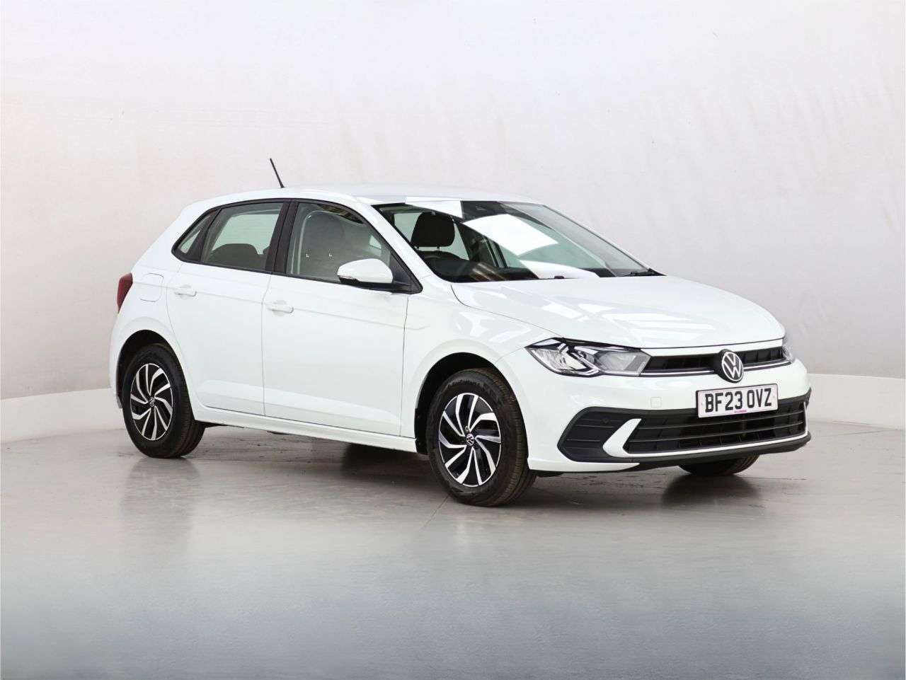 A 2023 VOLKSWAGEN POLO 1.0 EVO Life Hatchback 5dr Petrol Manual Euro 6 (s/s) (80 ps) A 2023 VOLKSWAGEN POLO 1.0 EVO Life Hatchback 5dr Petrol Manual Euro 6 (s/s) (80 ps)
