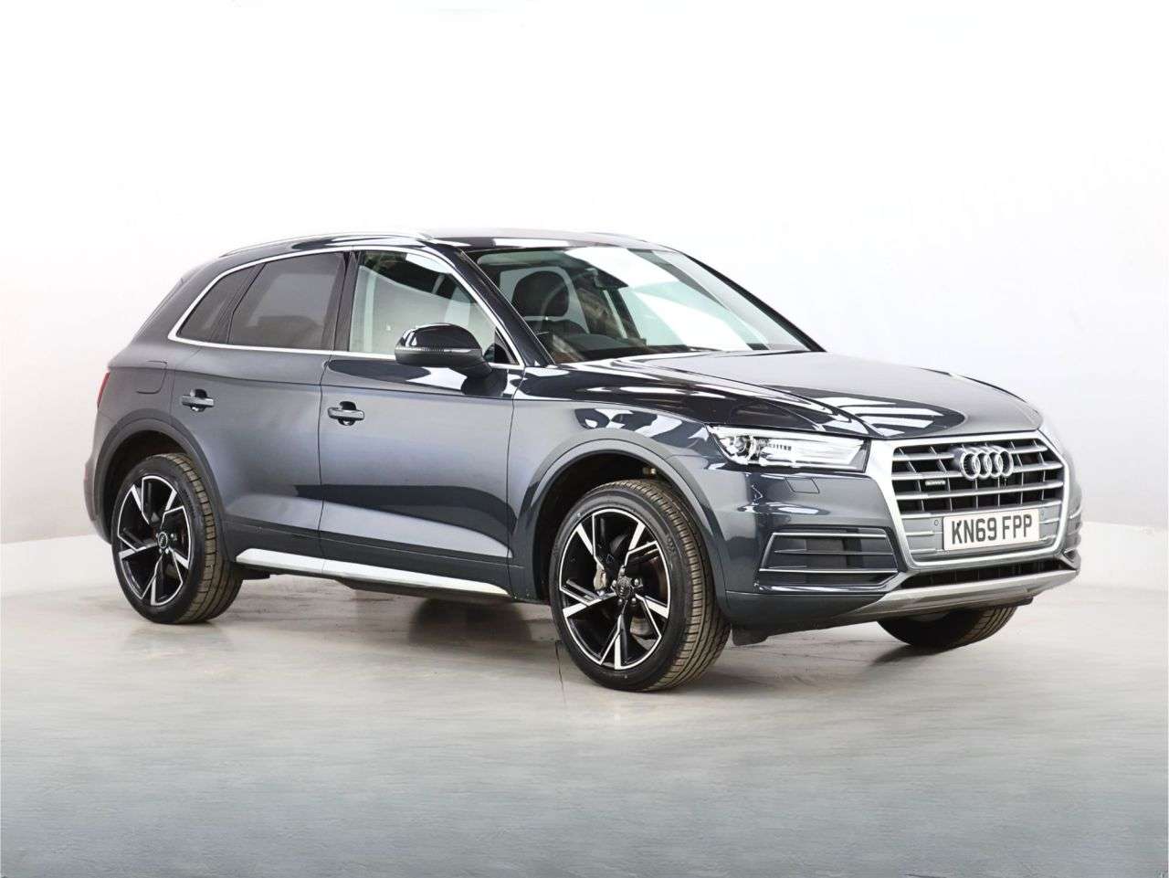 A 2019 AUDI Q5 2.0 TDI 40 Sport SUV 5dr Diesel S Tronic quattro Euro 6 (s/s) (190 ps) A 2019 AUDI Q5 2.0 TDI 40 Sport SUV 5dr Diesel S Tronic quattro Euro 6 (s/s) (190 ps)
