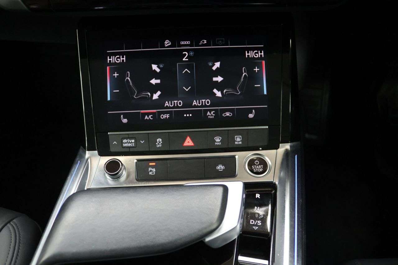 2022 AUDI E-TRON 2022 AUDI E-TRON