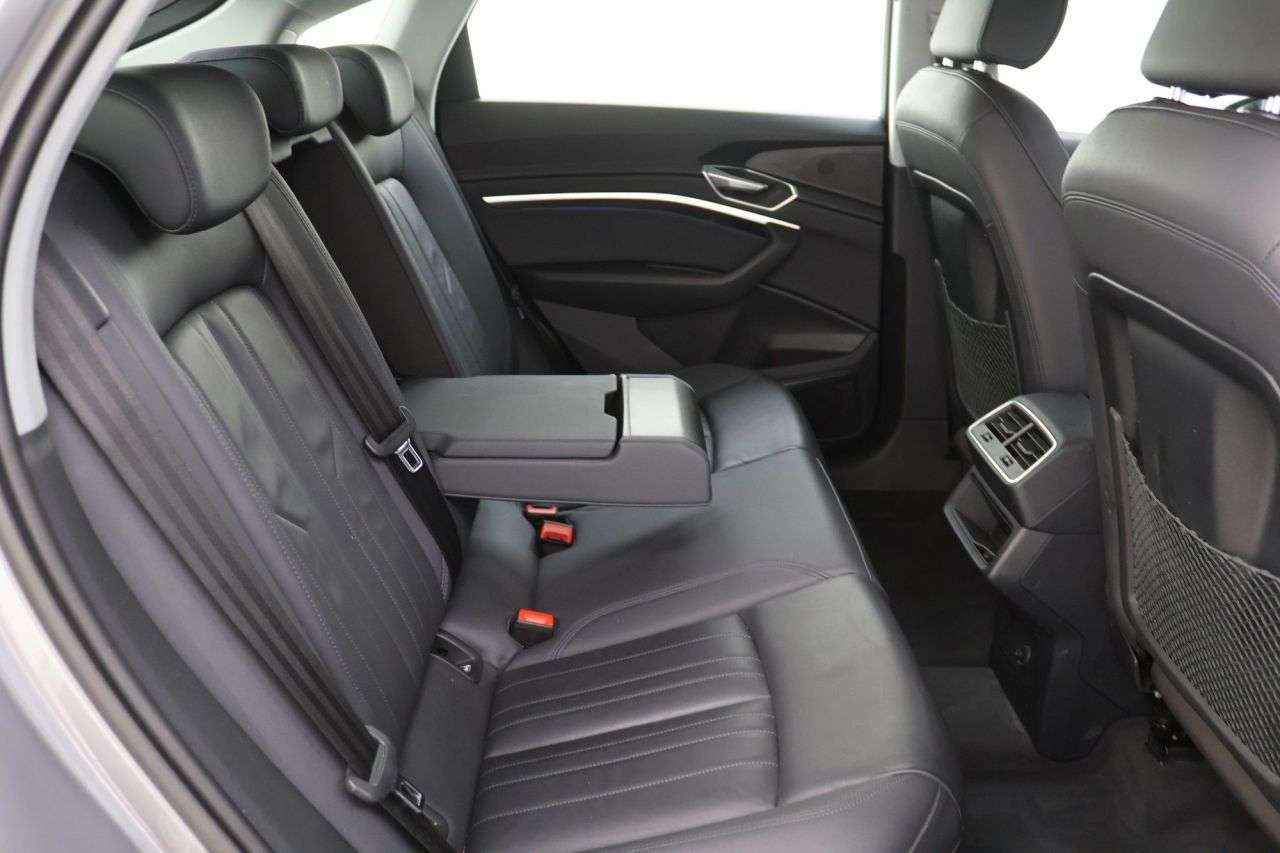 2022 AUDI E-TRON 2022 AUDI E-TRON