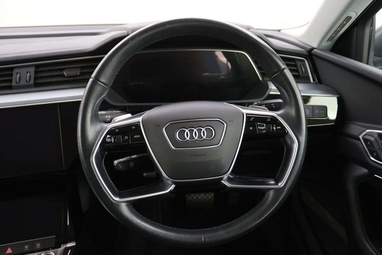 2022 AUDI E-TRON 2022 AUDI E-TRON
