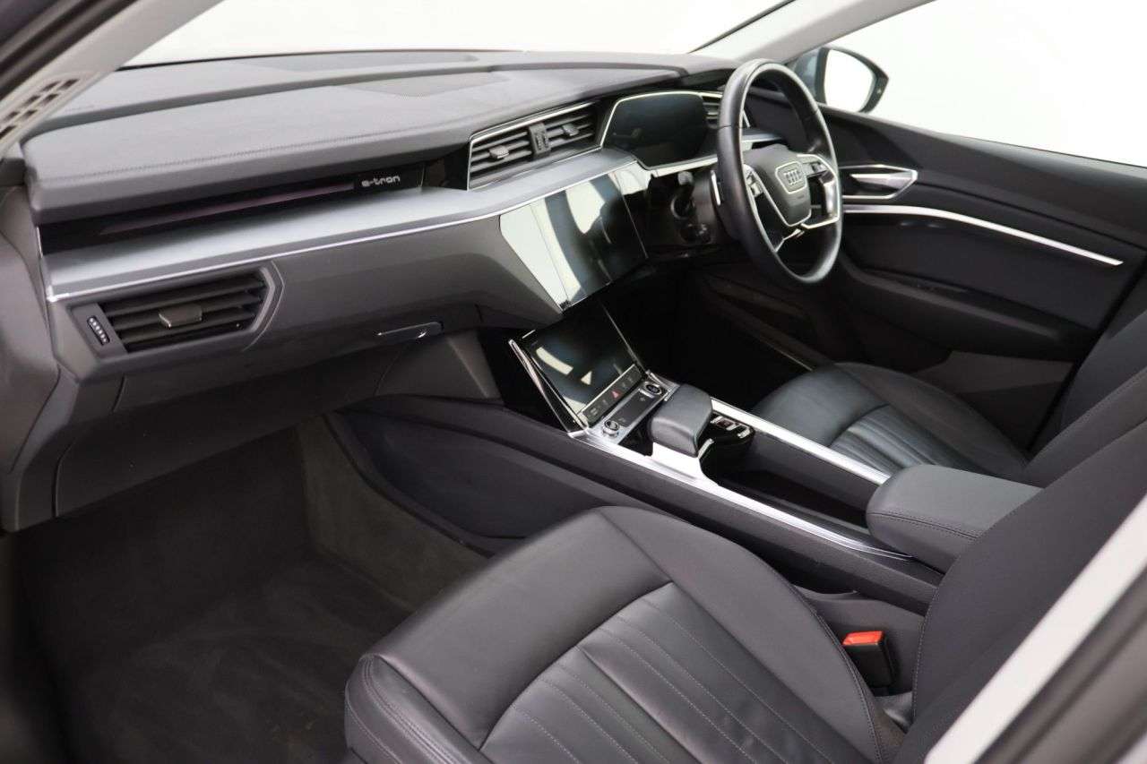 2022 AUDI E-TRON 2022 AUDI E-TRON