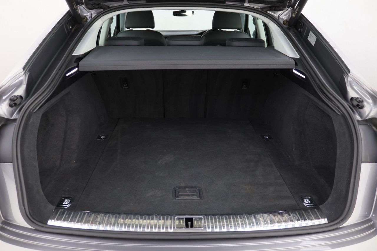 2022 AUDI E-TRON 2022 AUDI E-TRON