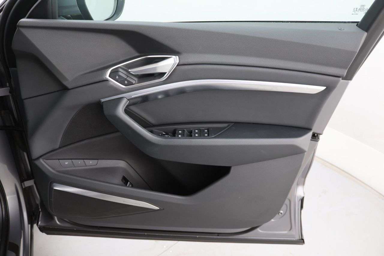 2022 AUDI E-TRON 2022 AUDI E-TRON