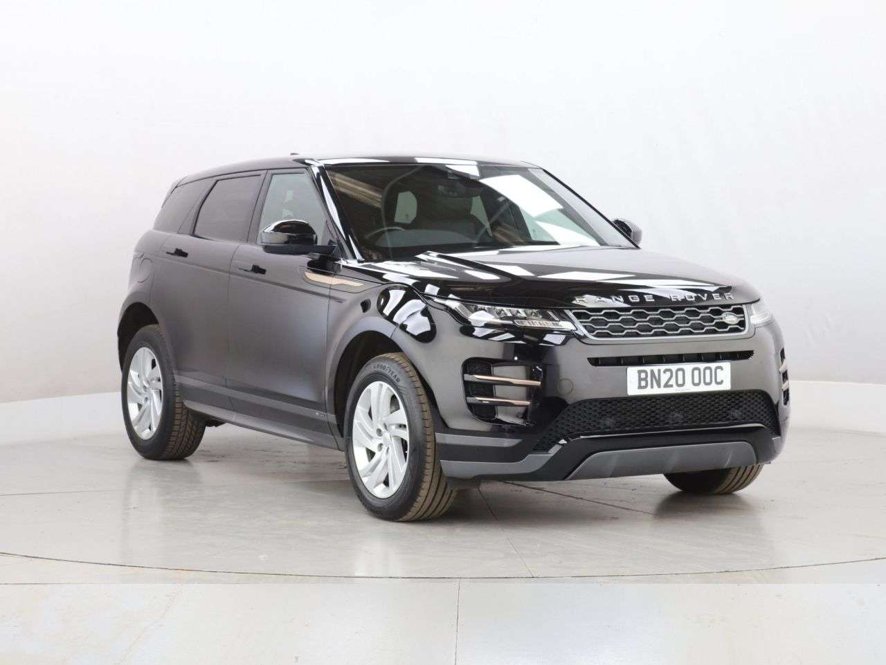 A 2020 LAND ROVER RANGE ROVER EVOQUE 2.0 D180 MHEV R-Dynamic S SUV 5dr Diesel Auto 4WD Euro 6 (s/s) (180 ps) A 2020 LAND ROVER RANGE ROVER EVOQUE 2.0 D180 MHEV R-Dynamic S SUV 5dr Diesel Auto 4WD Euro 6 (s/s) (180 ps)