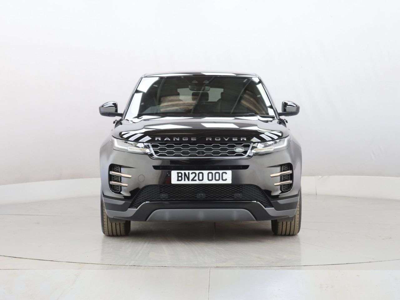 A 2020 LAND ROVER RANGE ROVER EVOQUE 2.0 D180 MHEV R-Dynamic S SUV 5dr Diesel Auto 4WD Euro 6 (s/s) (180 ps) A 2020 LAND ROVER RANGE ROVER EVOQUE 2.0 D180 MHEV R-Dynamic S SUV 5dr Diesel Auto 4WD Euro 6 (s/s) (180 ps)