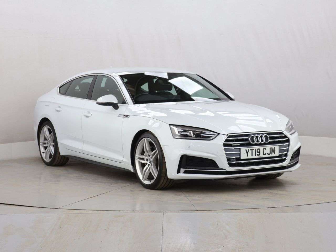 A 2019 AUDI A5 2.0 TDI 40 S line Sportback 5dr Diesel S Tronic quattro Euro 6 (s/s) (190 p A 2019 AUDI A5 2.0 TDI 40 S line Sportback 5dr Diesel S Tronic quattro Euro 6 (s/s) (190 p