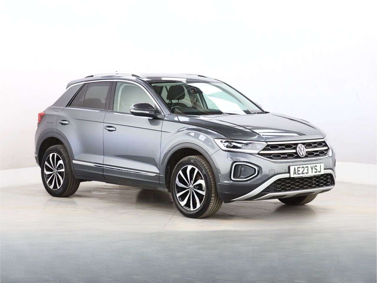 A 2023 VOLKSWAGEN T-ROC 1.5 TSI Style SUV 5dr Petrol Manual Euro 6 (s/s) (150 ps) A 2023 VOLKSWAGEN T-ROC 1.5 TSI Style SUV 5dr Petrol Manual Euro 6 (s/s) (150 ps)