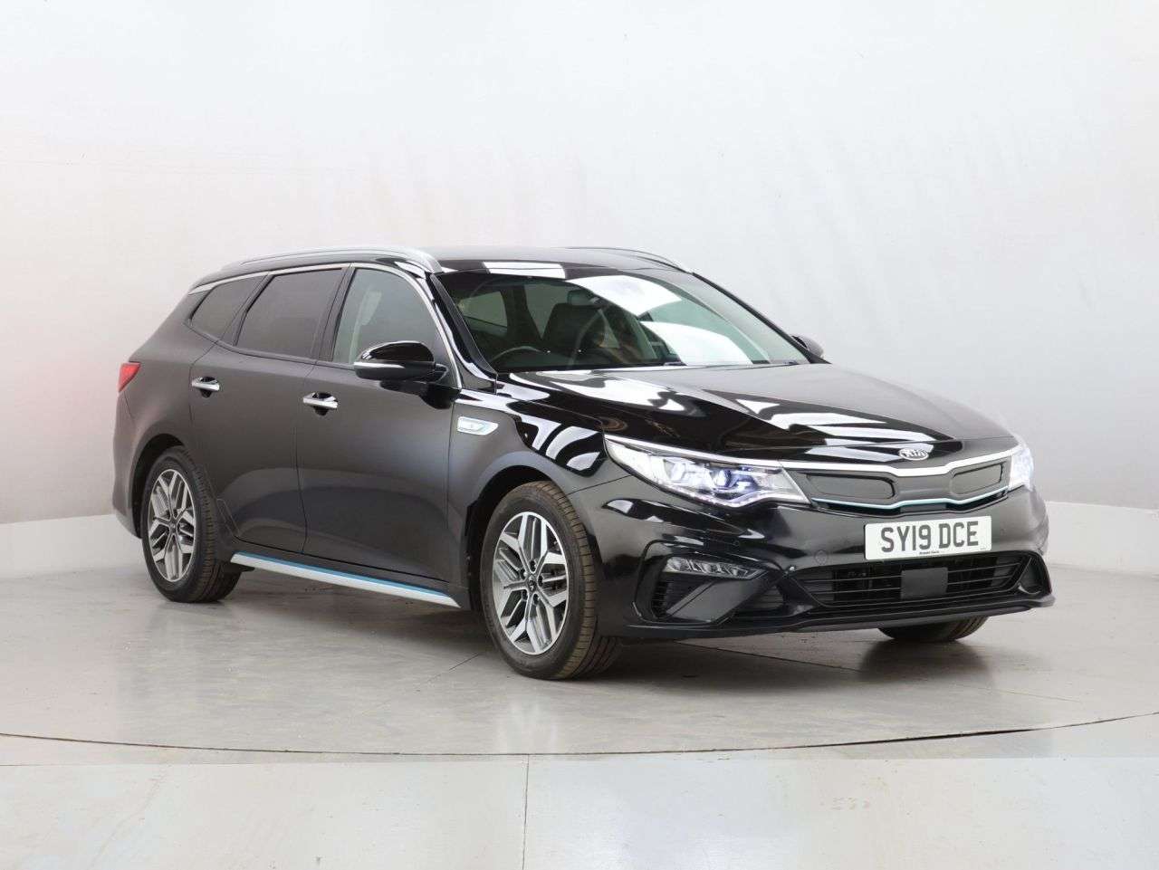 A 2019 KIA OPTIMA 2.0h GDi 11.26kWh Sportswagon 5dr Petrol Plug-in Hybrid Auto Euro 6 (202 bh A 2019 KIA OPTIMA 2.0h GDi 11.26kWh Sportswagon 5dr Petrol Plug-in Hybrid Auto Euro 6 (202 bh