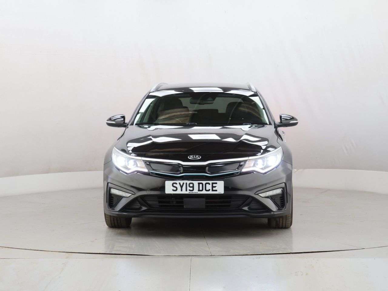A 2019 KIA OPTIMA 2.0h GDi 11.26kWh Sportswagon 5dr Petrol Plug-in Hybrid Auto Euro 6 (202 bh A 2019 KIA OPTIMA 2.0h GDi 11.26kWh Sportswagon 5dr Petrol Plug-in Hybrid Auto Euro 6 (202 bh