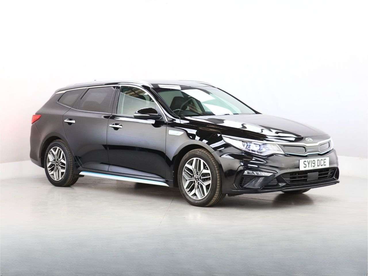 A 2019 KIA OPTIMA 2.0h GDi 11.26kWh Sportswagon 5dr Petrol Plug-in Hybrid Auto Euro 6 (202 bh A 2019 KIA OPTIMA 2.0h GDi 11.26kWh Sportswagon 5dr Petrol Plug-in Hybrid Auto Euro 6 (202 bh