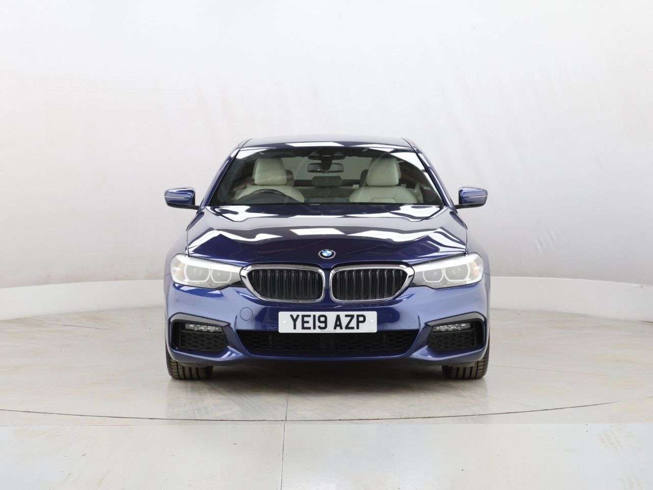 A 2019 BMW 5 SERIES 2.0 520i GPF M Sport Saloon 4dr Petrol Auto Euro 6 (s/s) (184 ps) A 2019 BMW 5 SERIES 2.0 520i GPF M Sport Saloon 4dr Petrol Auto Euro 6 (s/s) (184 ps)