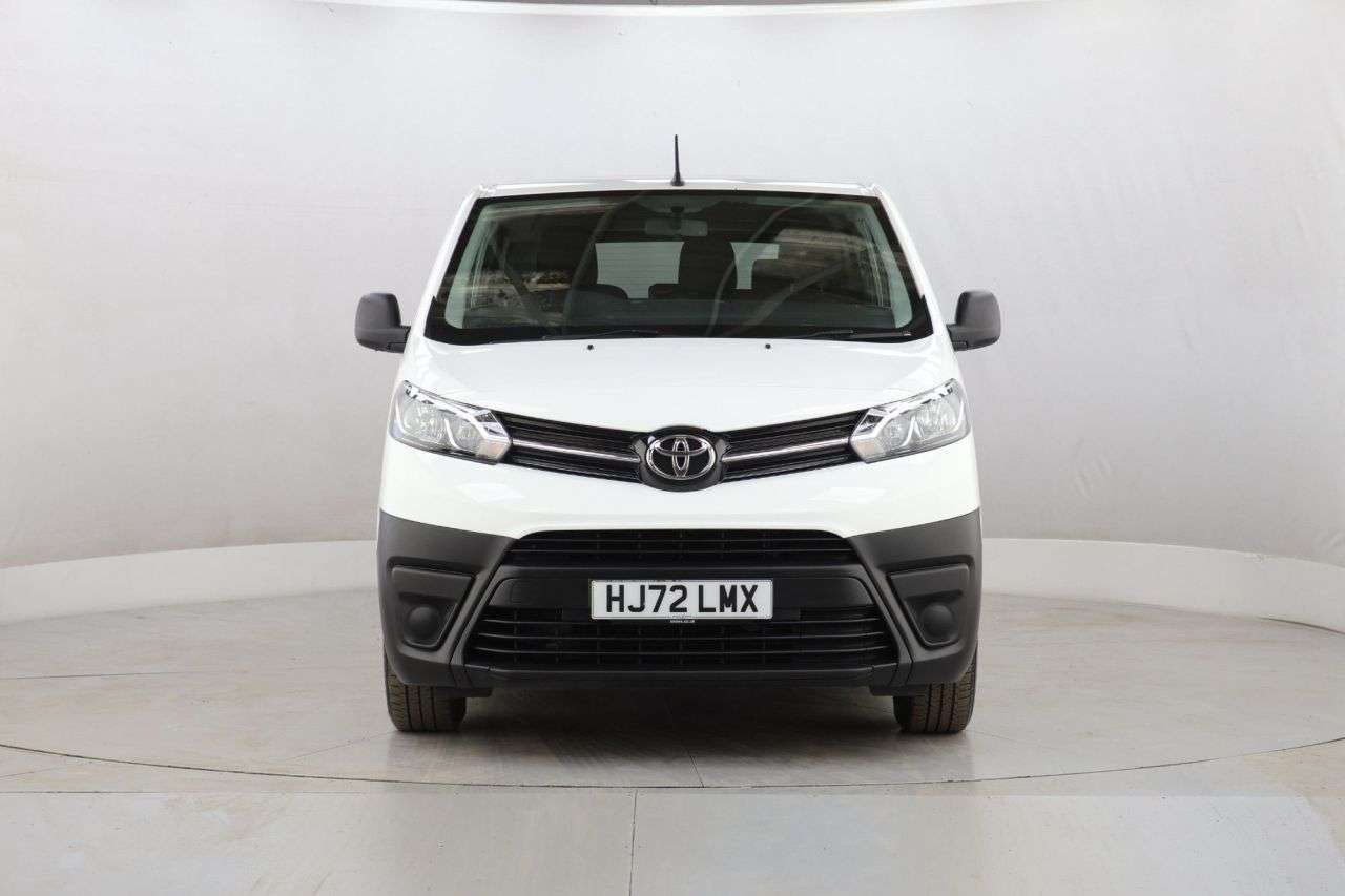 A 2022 TOYOTA PROACE VERSO 1.5D Medium MPV 6dr Diesel Manual MWB Euro 6 (s/s) (9 Seat) (120 ps) A 2022 TOYOTA PROACE VERSO 1.5D Medium MPV 6dr Diesel Manual MWB Euro 6 (s/s) (9 Seat) (120 ps)