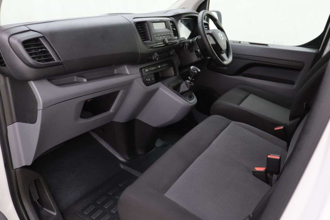 2022 TOYOTA PROACE VERSO 2022 TOYOTA PROACE VERSO