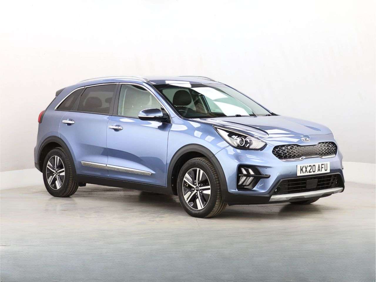 A 2020 KIA NIRO 1.6 GDi 8.9kWh 3 SUV 5dr Petrol Plug-in Hybrid DCT Euro 6 (s/s) (139 bhp) A 2020 KIA NIRO 1.6 GDi 8.9kWh 3 SUV 5dr Petrol Plug-in Hybrid DCT Euro 6 (s/s) (139 bhp)