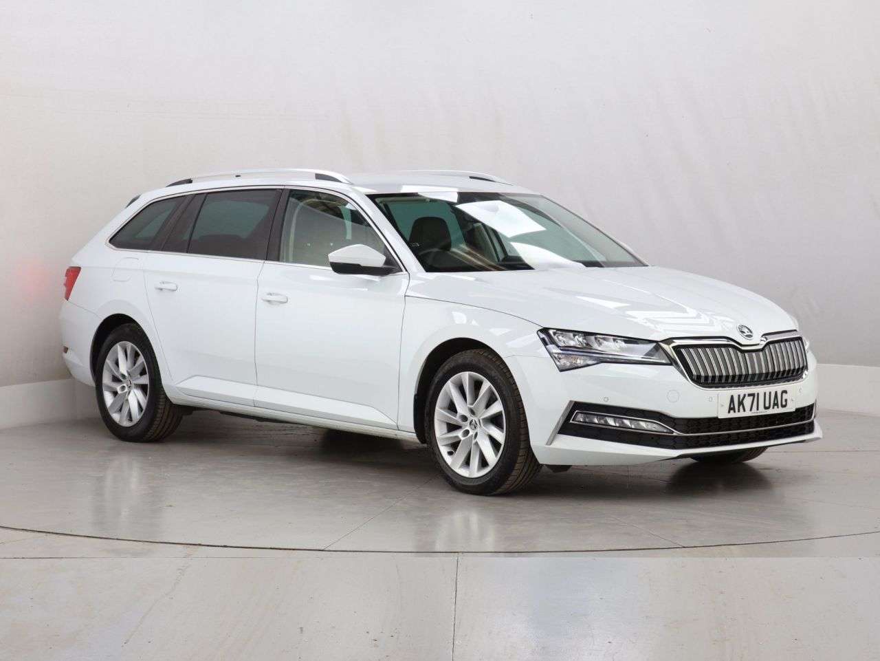A 2021 SKODA SUPERB 1.4 TSI iV 13kWh SE Technology Estate 5dr Petrol Plug-in Hybrid DSG Euro 6 A 2021 SKODA SUPERB 1.4 TSI iV 13kWh SE Technology Estate 5dr Petrol Plug-in Hybrid DSG Euro 6