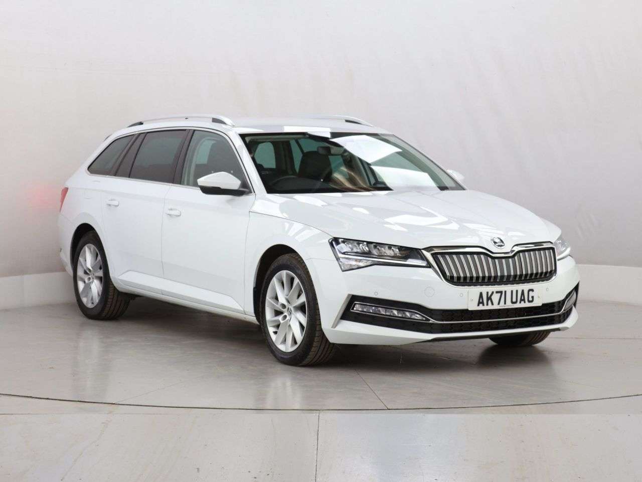 A 2021 SKODA SUPERB 1.4 TSI iV 13kWh SE Technology Estate 5dr Petrol Plug-in Hybrid DSG Euro 6 A 2021 SKODA SUPERB 1.4 TSI iV 13kWh SE Technology Estate 5dr Petrol Plug-in Hybrid DSG Euro 6
