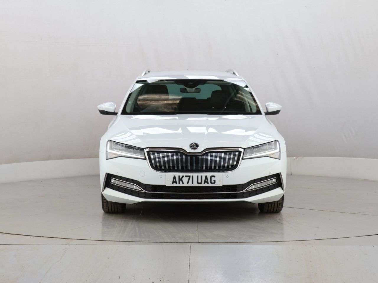 A 2021 SKODA SUPERB 1.4 TSI iV 13kWh SE Technology Estate 5dr Petrol Plug-in Hybrid DSG Euro 6 A 2021 SKODA SUPERB 1.4 TSI iV 13kWh SE Technology Estate 5dr Petrol Plug-in Hybrid DSG Euro 6