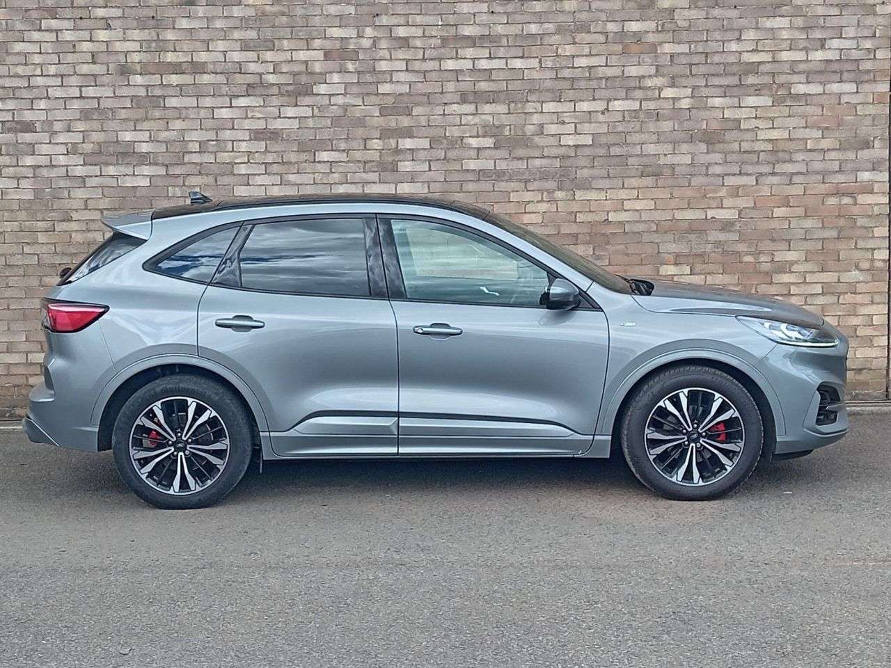 A 2022 FORD KUGA 2.5h Duratec ST-Line X Edition SUV 5dr Petrol Hybrid CVT Euro 6 (s/s) (190 A 2022 FORD KUGA 2.5h Duratec ST-Line X Edition SUV 5dr Petrol Hybrid CVT Euro 6 (s/s) (190