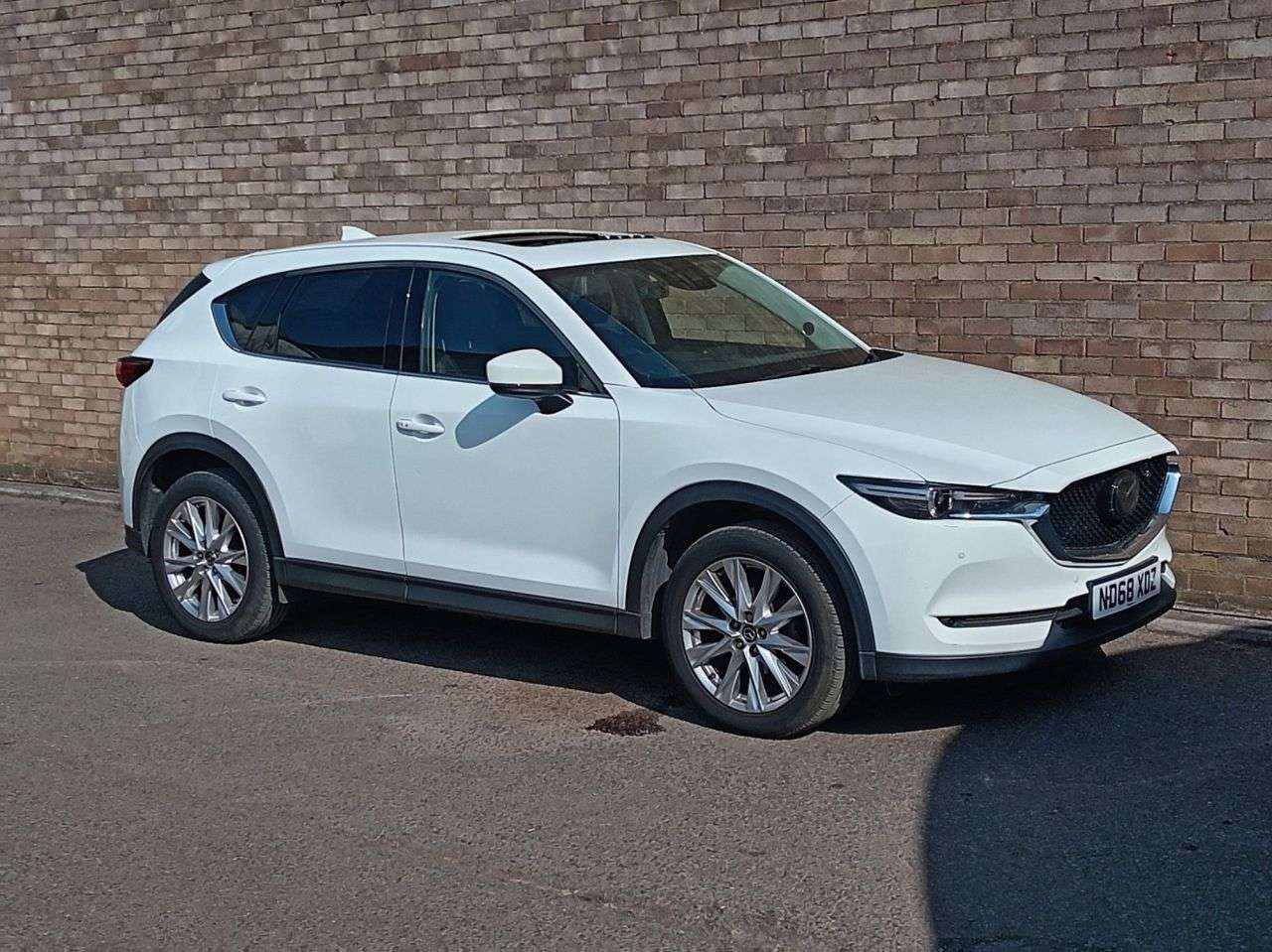 A 2018 MAZDA CX-5 2.0 SKYACTIV-G Sport Nav+ SUV 5dr Petrol Manual Euro 6 (s/s) (165 ps) A 2018 MAZDA CX-5 2.0 SKYACTIV-G Sport Nav+ SUV 5dr Petrol Manual Euro 6 (s/s) (165 ps)