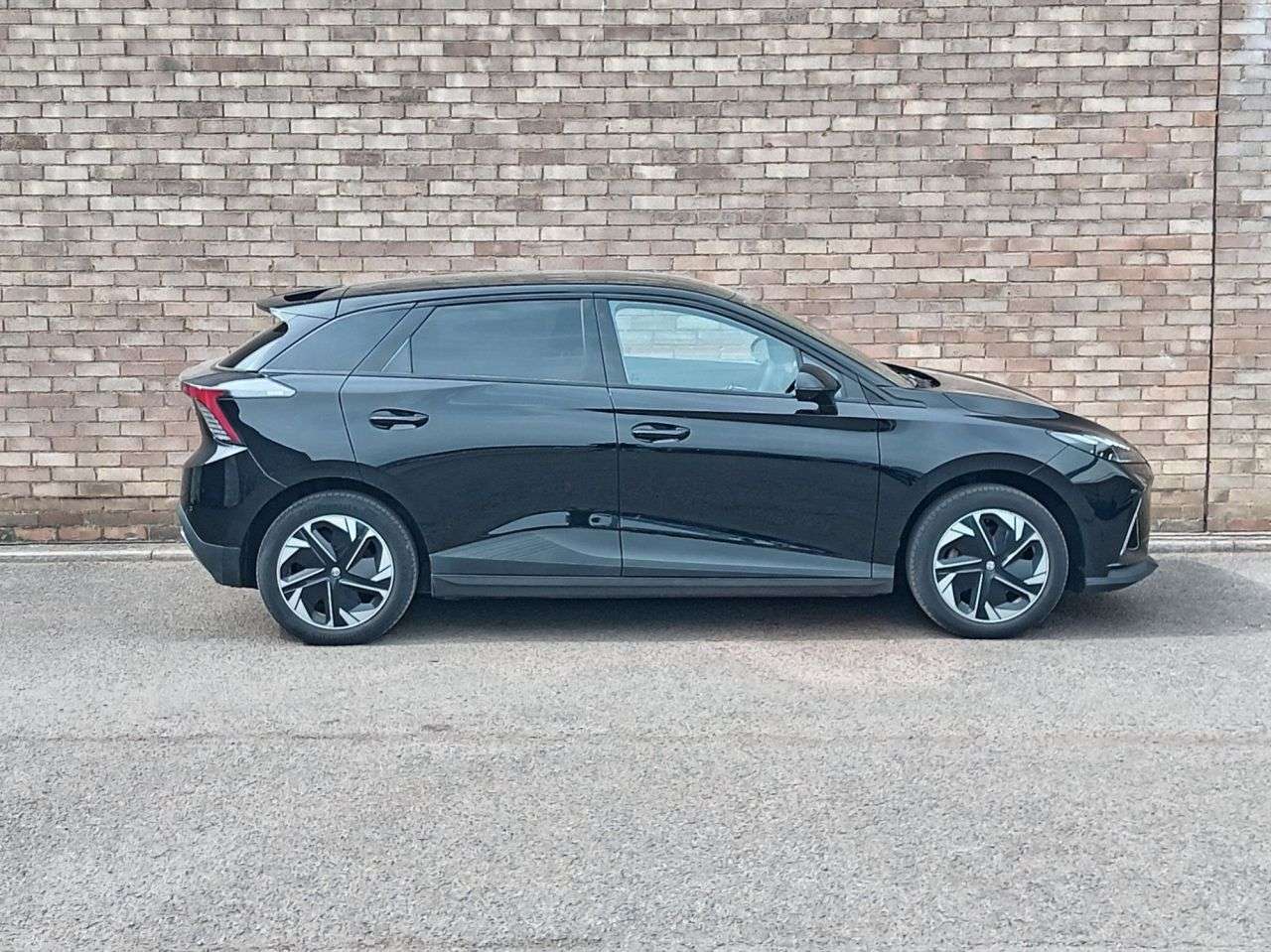 A 2023 MG MG 4 64kWh Trophy Long Range Hatchback 5dr Electric Auto (203 ps) A 2023 MG MG 4 64kWh Trophy Long Range Hatchback 5dr Electric Auto (203 ps)