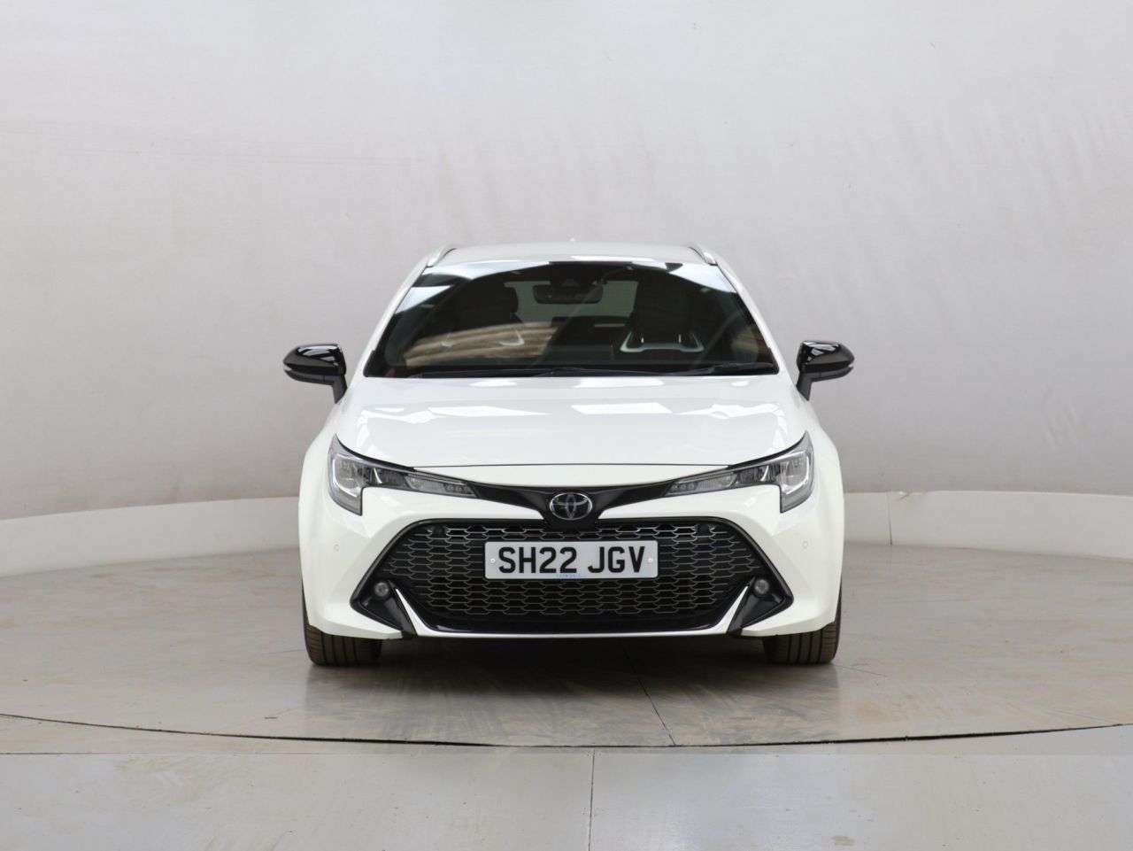 A 2022 TOYOTA COROLLA 2.0 VVT-h GPF GR SPORT Touring Sports 5dr Petrol Hybrid CVT Euro 6 (s/s) (1 A 2022 TOYOTA COROLLA 2.0 VVT-h GPF GR SPORT Touring Sports 5dr Petrol Hybrid CVT Euro 6 (s/s) (1