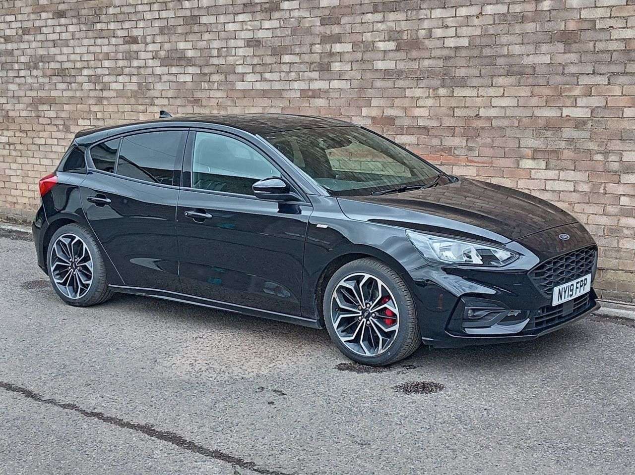 A 2019 FORD FOCUS 1.5T EcoBoost ST-Line X Hatchback 5dr Petrol Manual Euro 6 (s/s) (182 ps) A 2019 FORD FOCUS 1.5T EcoBoost ST-Line X Hatchback 5dr Petrol Manual Euro 6 (s/s) (182 ps)