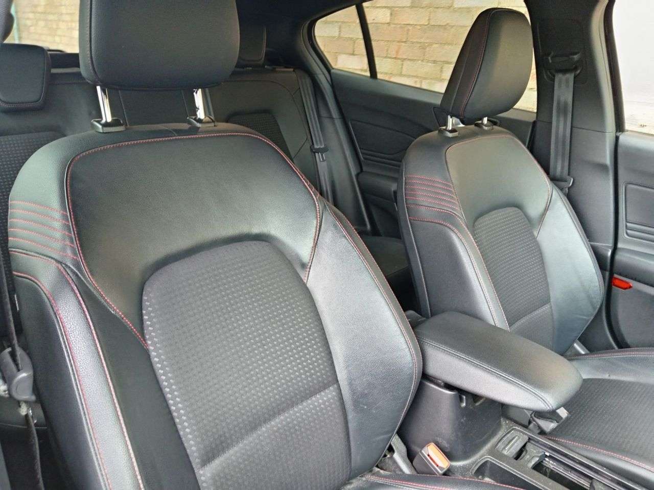 A 2019 FORD FOCUS 1.5T EcoBoost ST-Line X Hatchback 5dr Petrol Manual Euro 6 (s/s) (182 ps) A 2019 FORD FOCUS 1.5T EcoBoost ST-Line X Hatchback 5dr Petrol Manual Euro 6 (s/s) (182 ps)