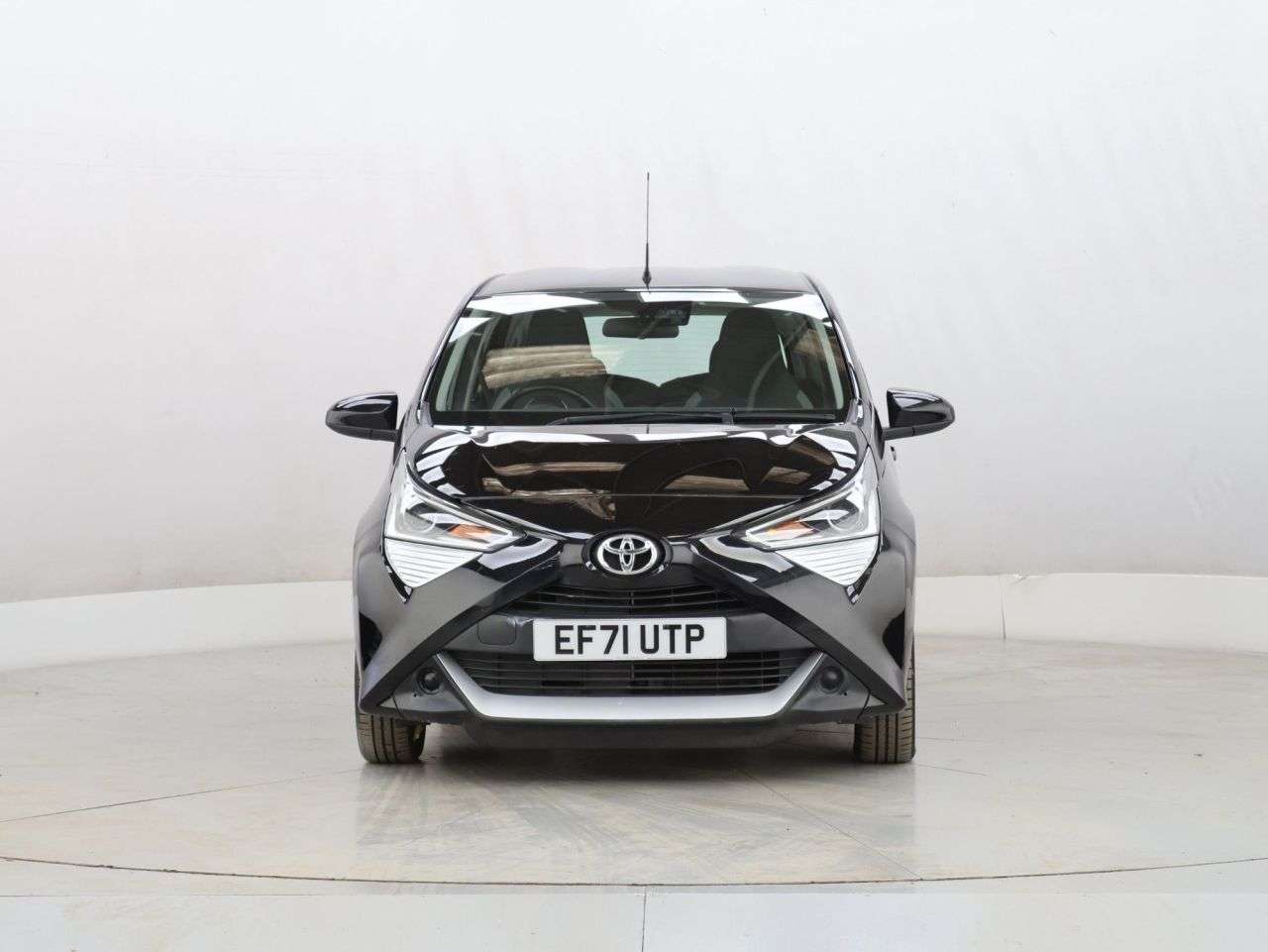 A 2022 TOYOTA AYGO 1.0 VVT-i x-play Hatchback 5dr Petrol Manual Euro 6 (s/s) (71 ps) A 2022 TOYOTA AYGO 1.0 VVT-i x-play Hatchback 5dr Petrol Manual Euro 6 (s/s) (71 ps)