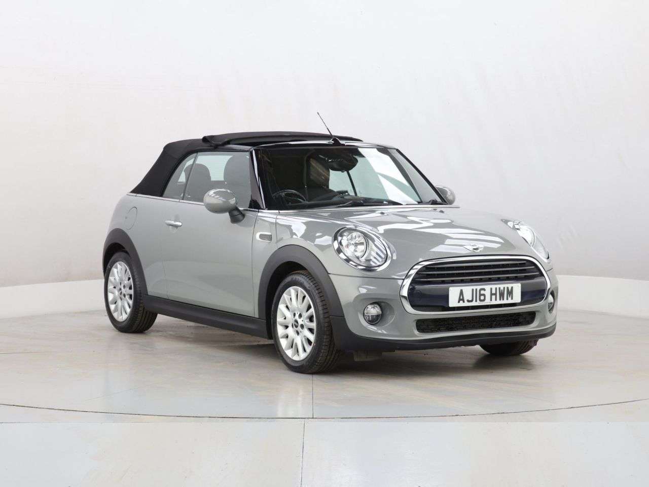 A 2016 MINI MINI COOPER A 2016 MINI MINI COOPER