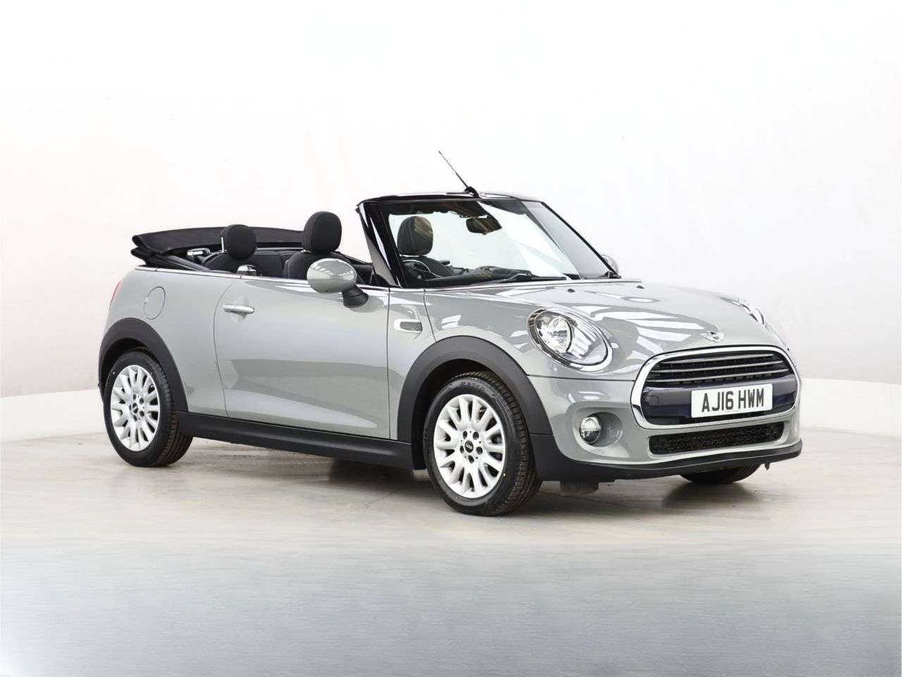 A 2016 MINI MINI COOPER A 2016 MINI MINI COOPER