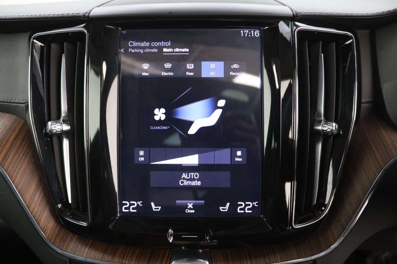 2018 VOLVO XC60 2018 VOLVO XC60