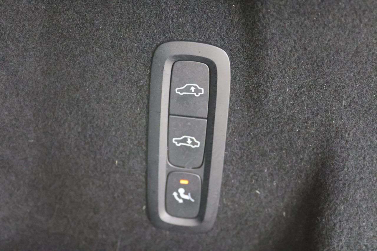 2018 VOLVO XC60 2018 VOLVO XC60