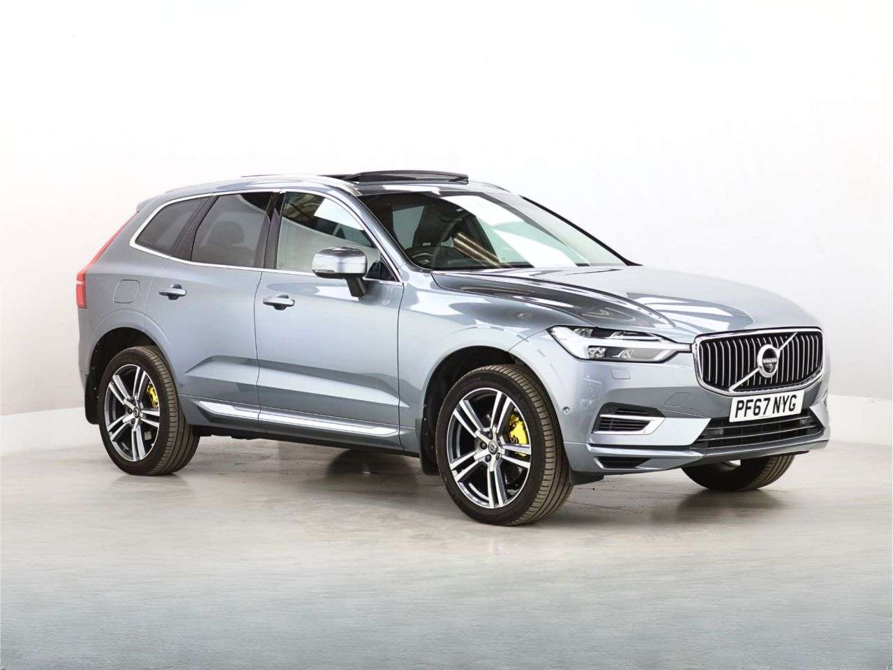 A 2018 VOLVO XC60 2.0h T8 Twin Engine 10.4kWh Inscription Pro SUV 5dr Petrol Plug-in Hybrid A A 2018 VOLVO XC60 2.0h T8 Twin Engine 10.4kWh Inscription Pro SUV 5dr Petrol Plug-in Hybrid A